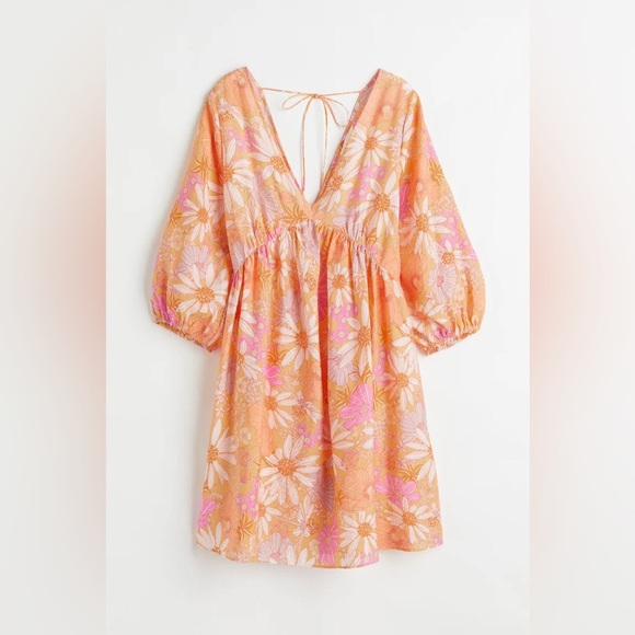 H&M Mini floral dress with V-neckline, long sleeves, and elasticated cuffs - Picture 3 of 7